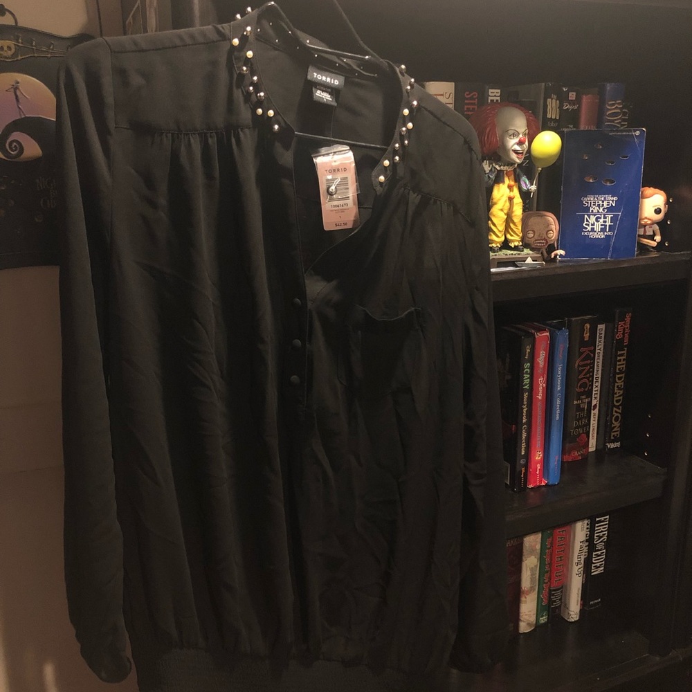((Brand New)) Torrid - Bedazzled Collar Blouse